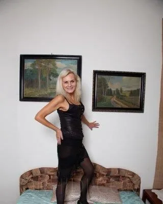 Claire escort Praha