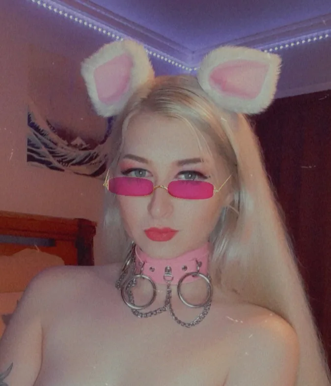 Klara escort Praha
